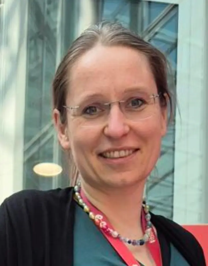  Kathrin Dobbrott
