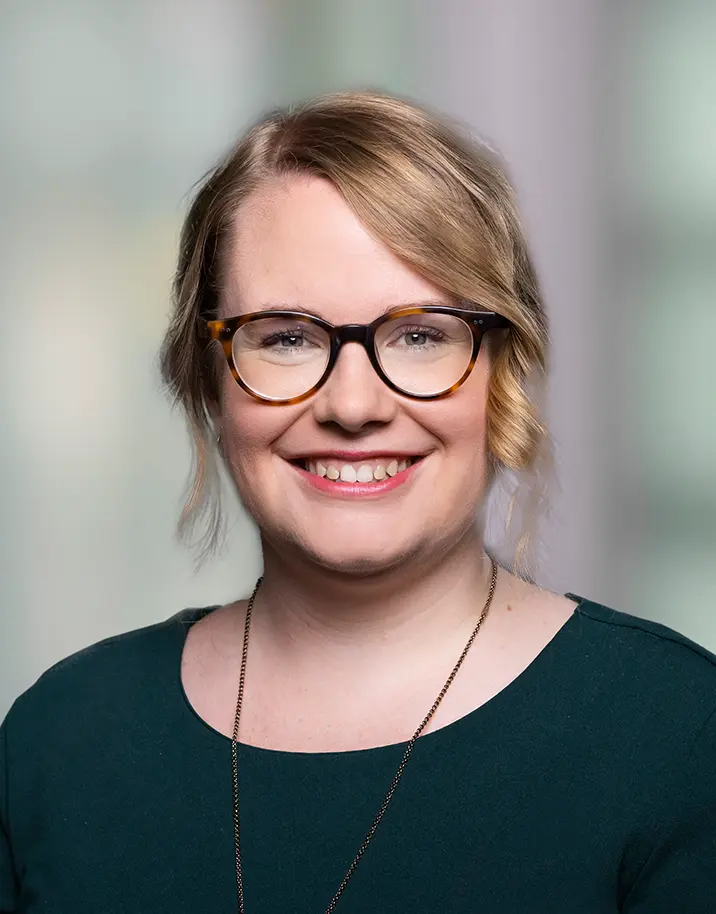  Julia Borger