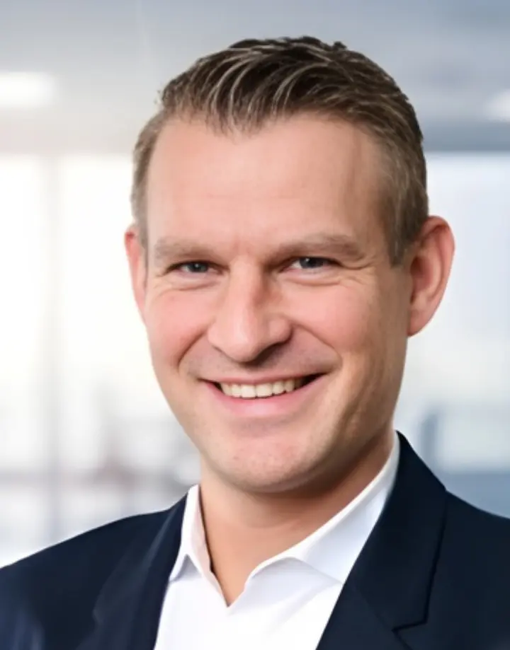  Lukas Tack