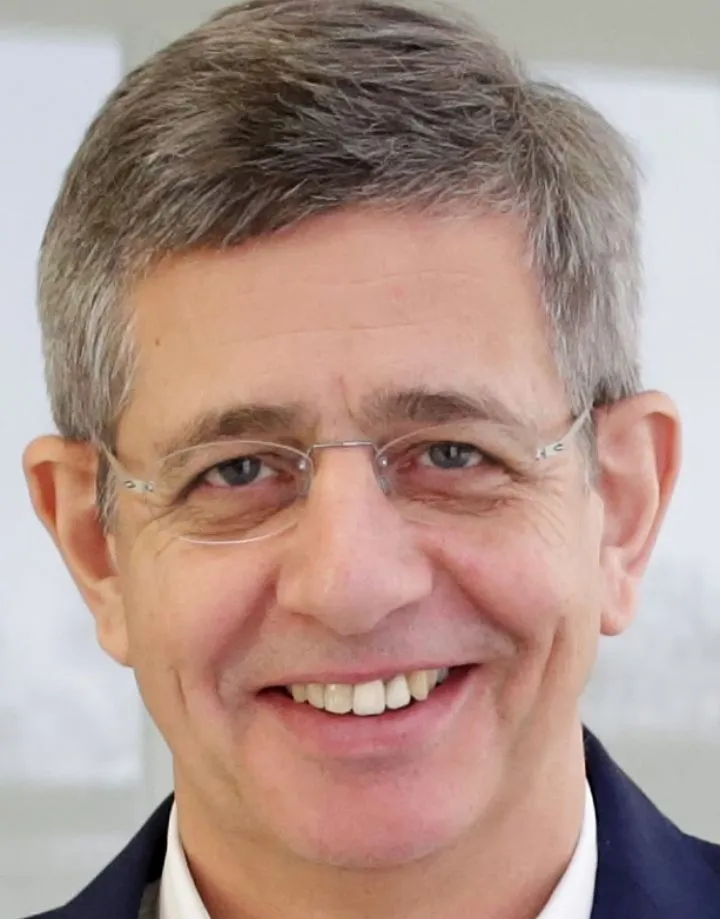 Dr. Peter Heuell